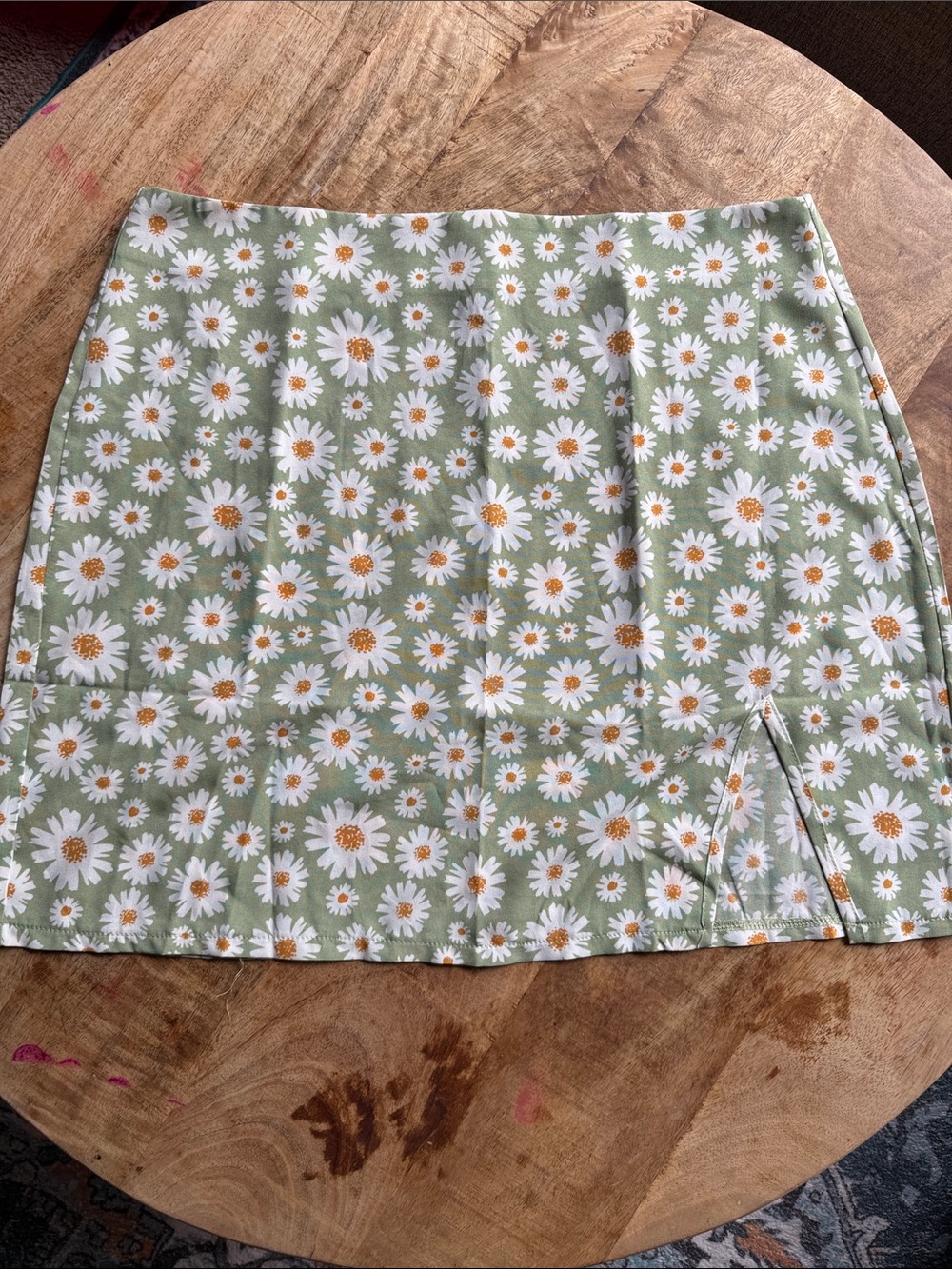 Green Daisy Print Mini Skirt || Shein